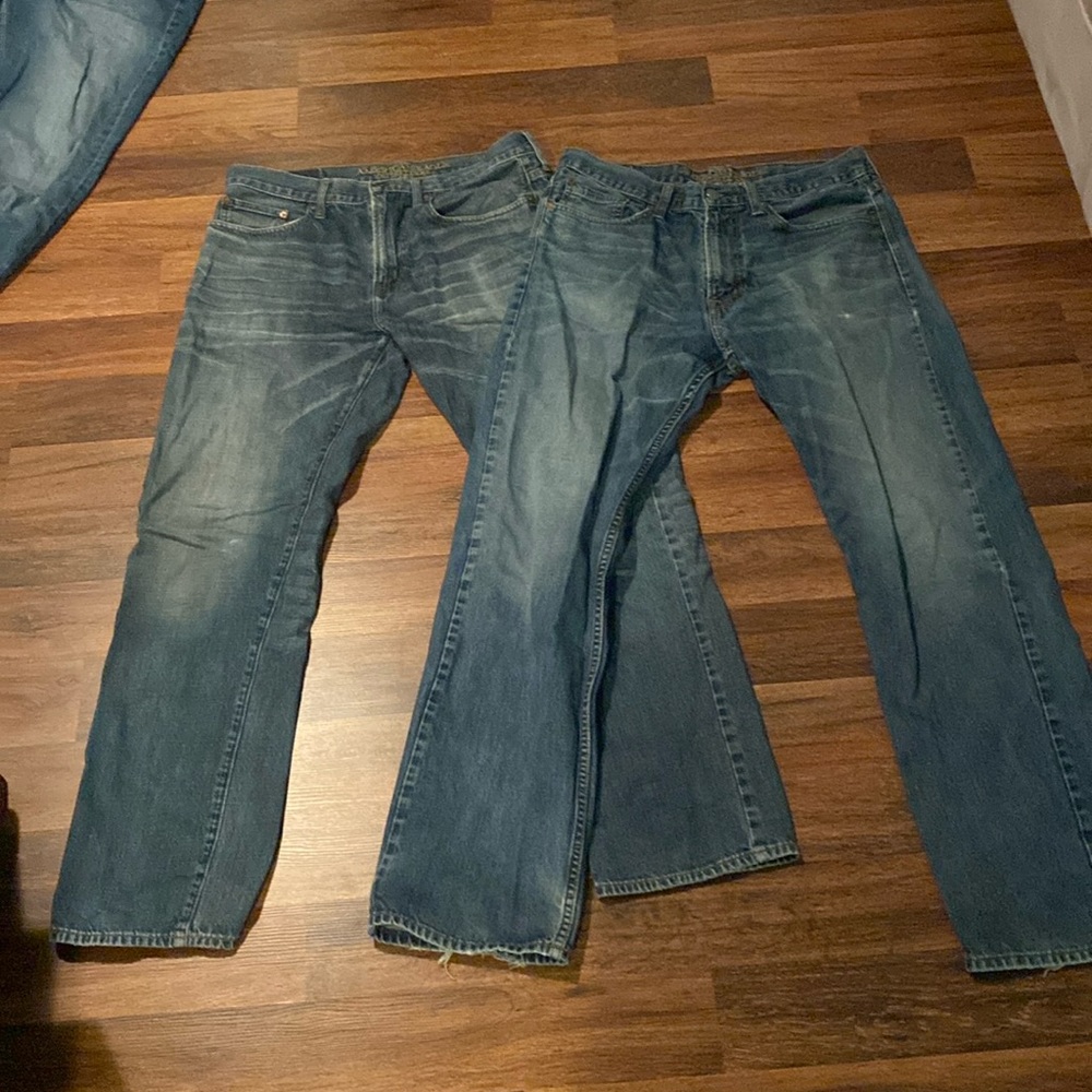 American Eagle men’s jeans